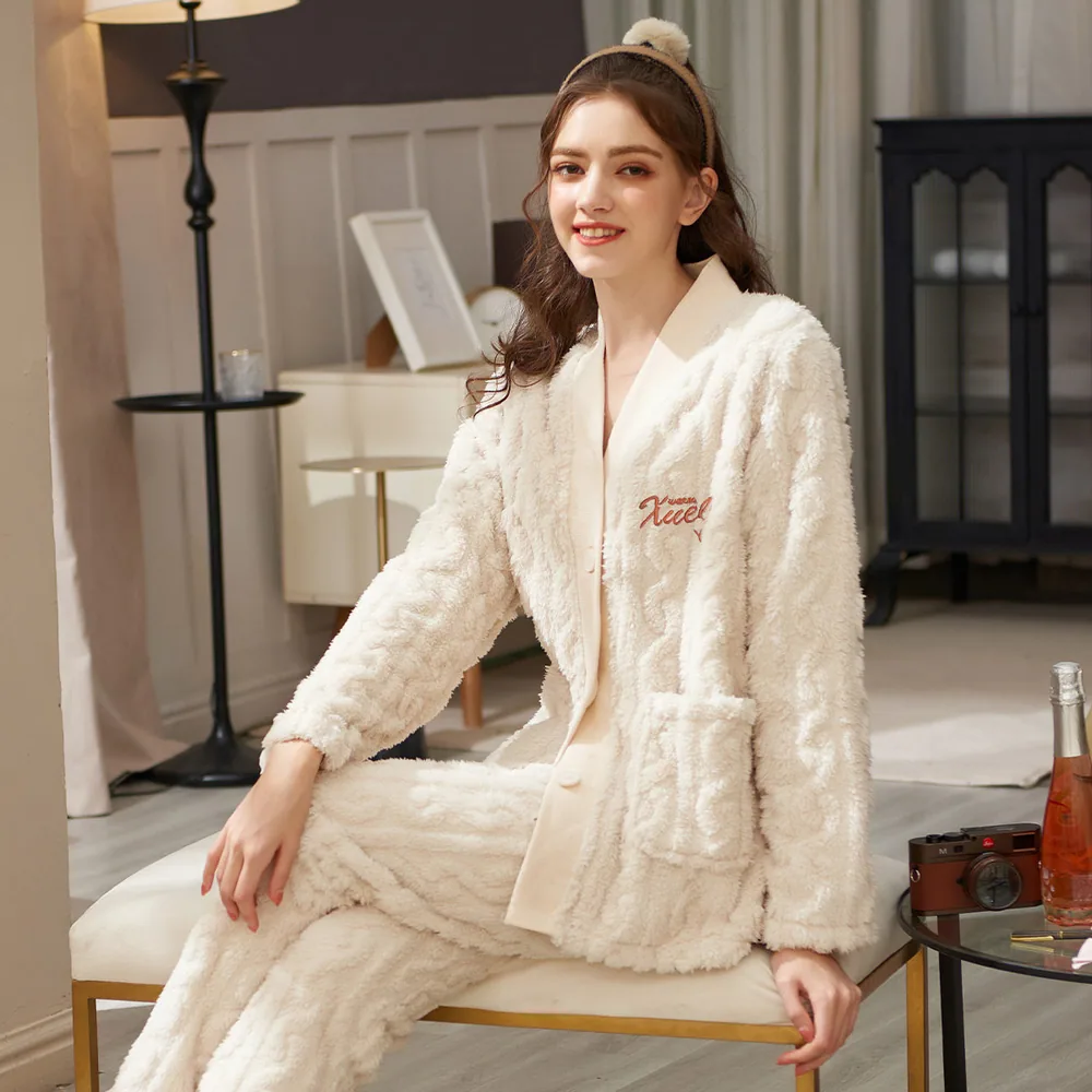 雪俐珊瑚绒睡衣女秋冬加厚加绒居家服（细节图 1）